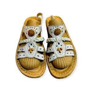 Earth Spirit New Never Worn Beaded Sandals. Size 8